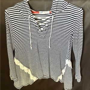 Jolt Women's Black and White Striped Long Sleeve Top
